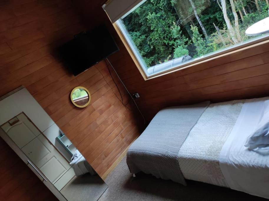 Acogedora Cabana En El Bosque, Acceso Vehiculos 4X4 Cochamo Eksteriør billede